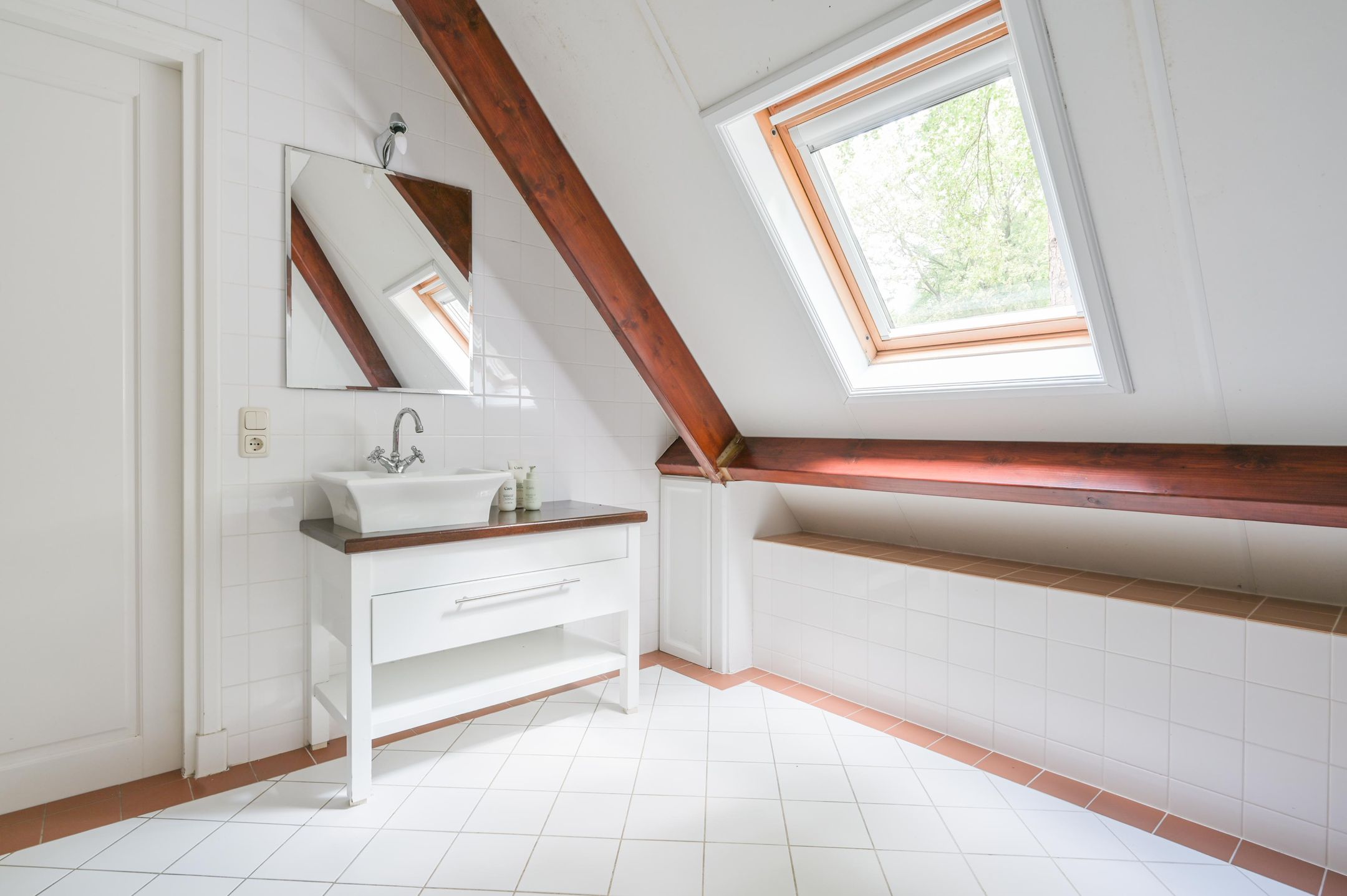 Photo 39 of van Eeghenlaan 15-A
