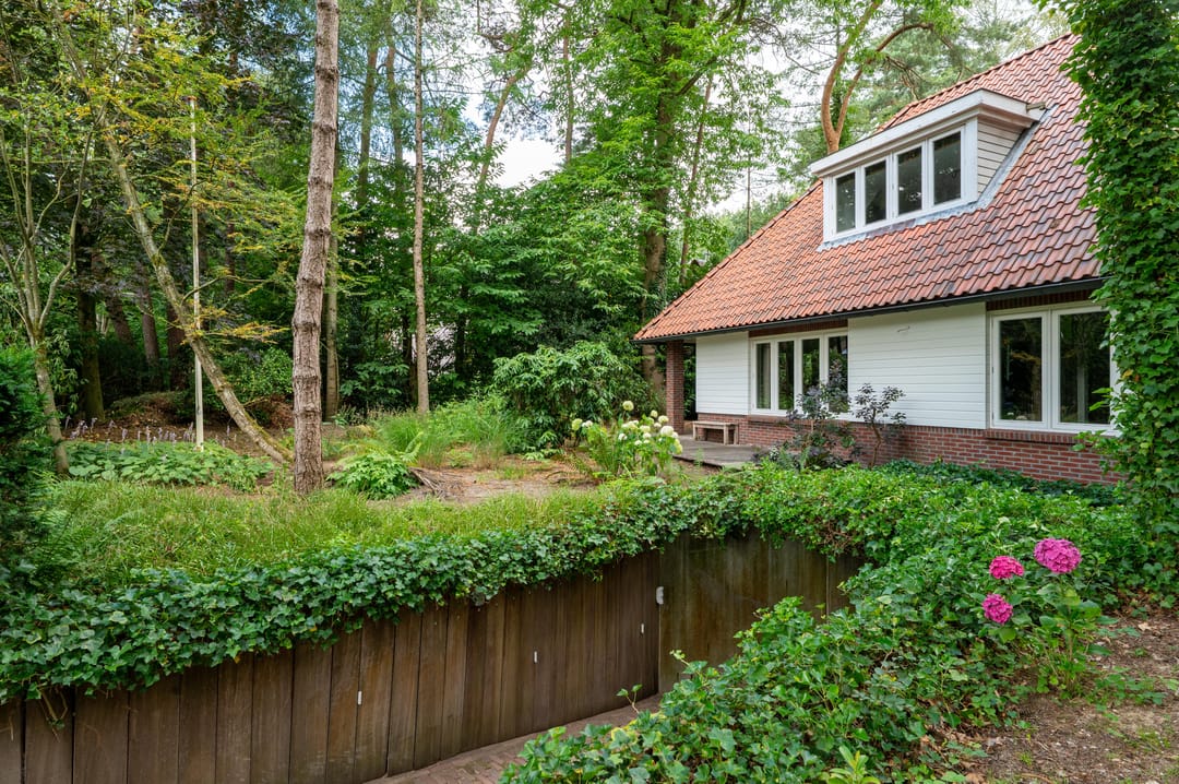 Photo 8 of van Eeghenlaan 15-A