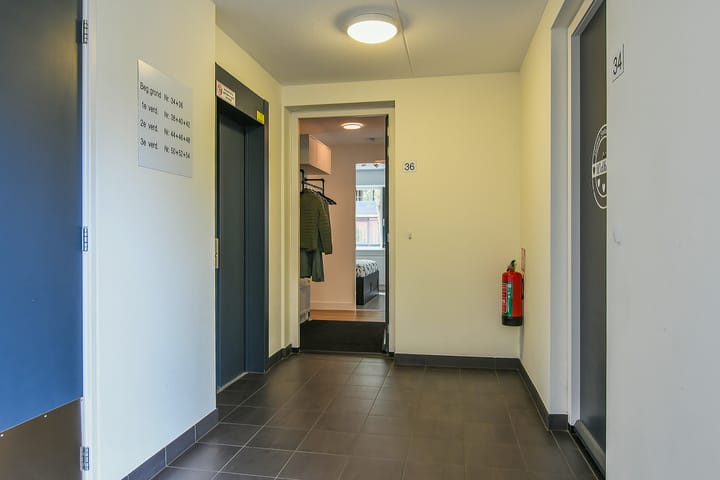 Appartement te koop: Klaasje Bogaard-Slingerhof 36, Hoofddorp