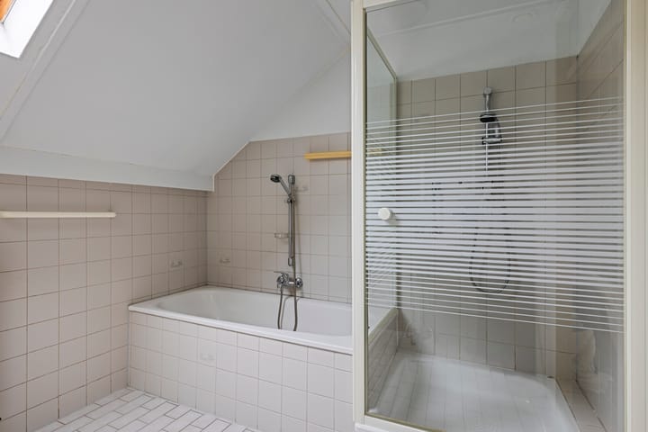 Tussenwoning te koop: Philips van Almondestraat 9, Hellevoetsluis