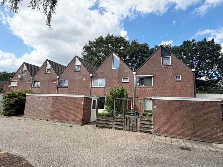 Tussenwoning te koop: Rolderbrink 144, Emmen
