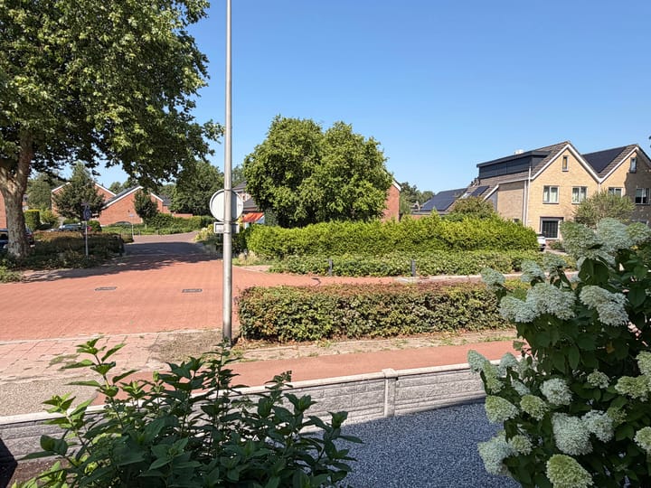 Twee-onder-één-kap te koop: Looweg 44, Coevorden