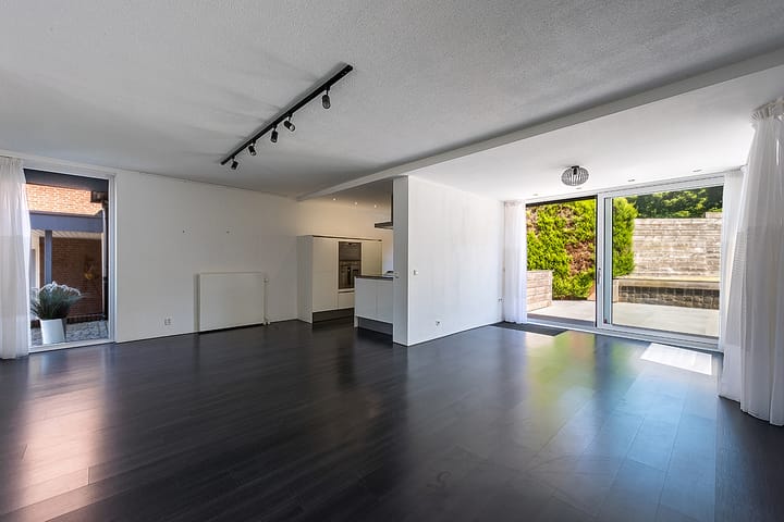 Hoekwoning te koop: Gabriel Metsustraat 2, Kerkrade
