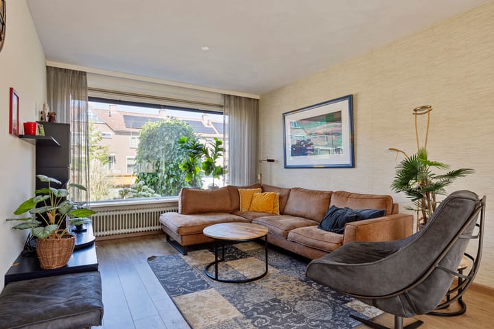 Tussenwoning te koop: Frederik van Eedenstraat 13, Oldenzaal