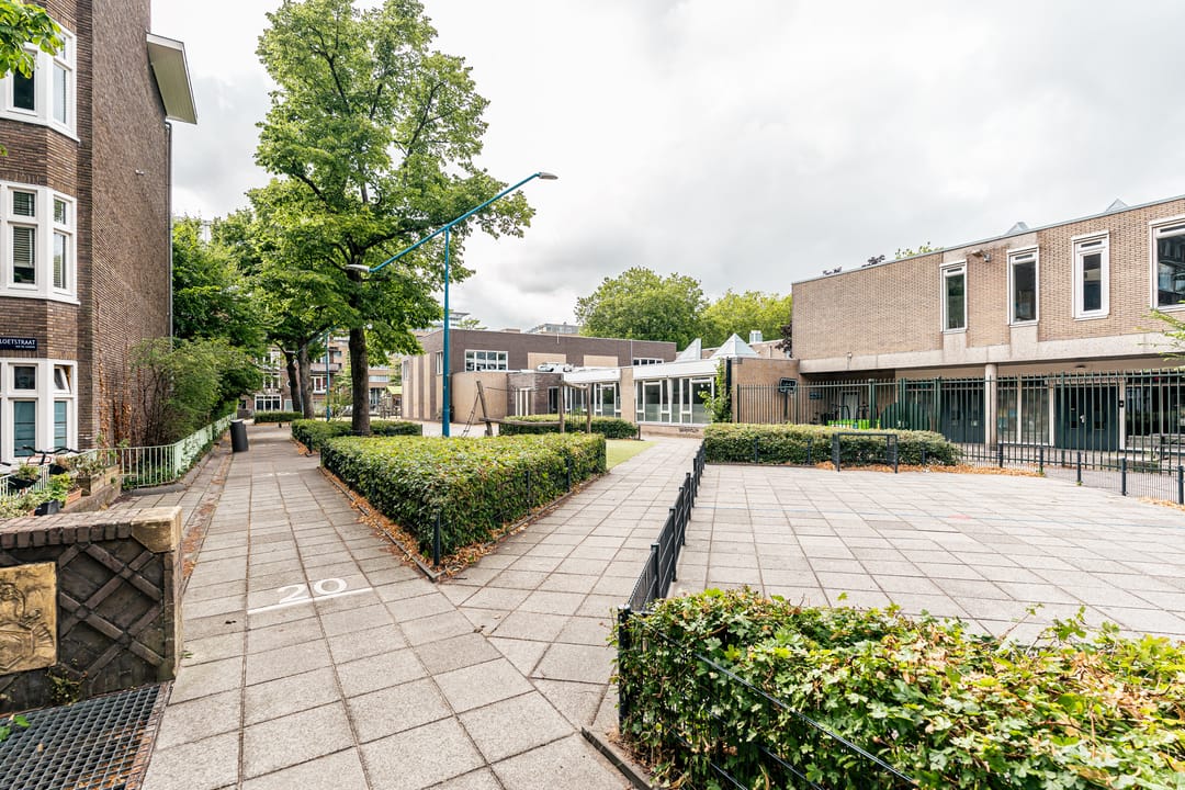 Photo 37 of Lanseloetstraat 31-3