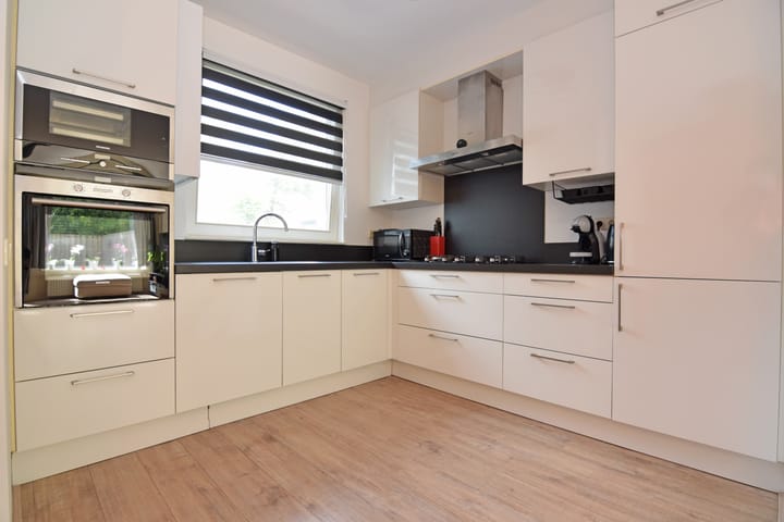 Tussenwoning te koop: Reigersbek 11, Maartensdijk