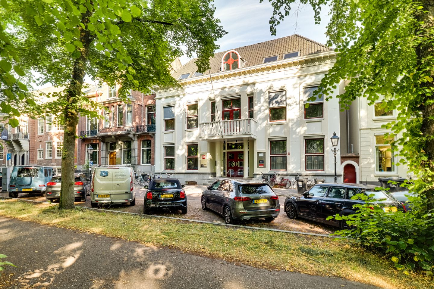 View photo 1 of Maliebaan 10-A