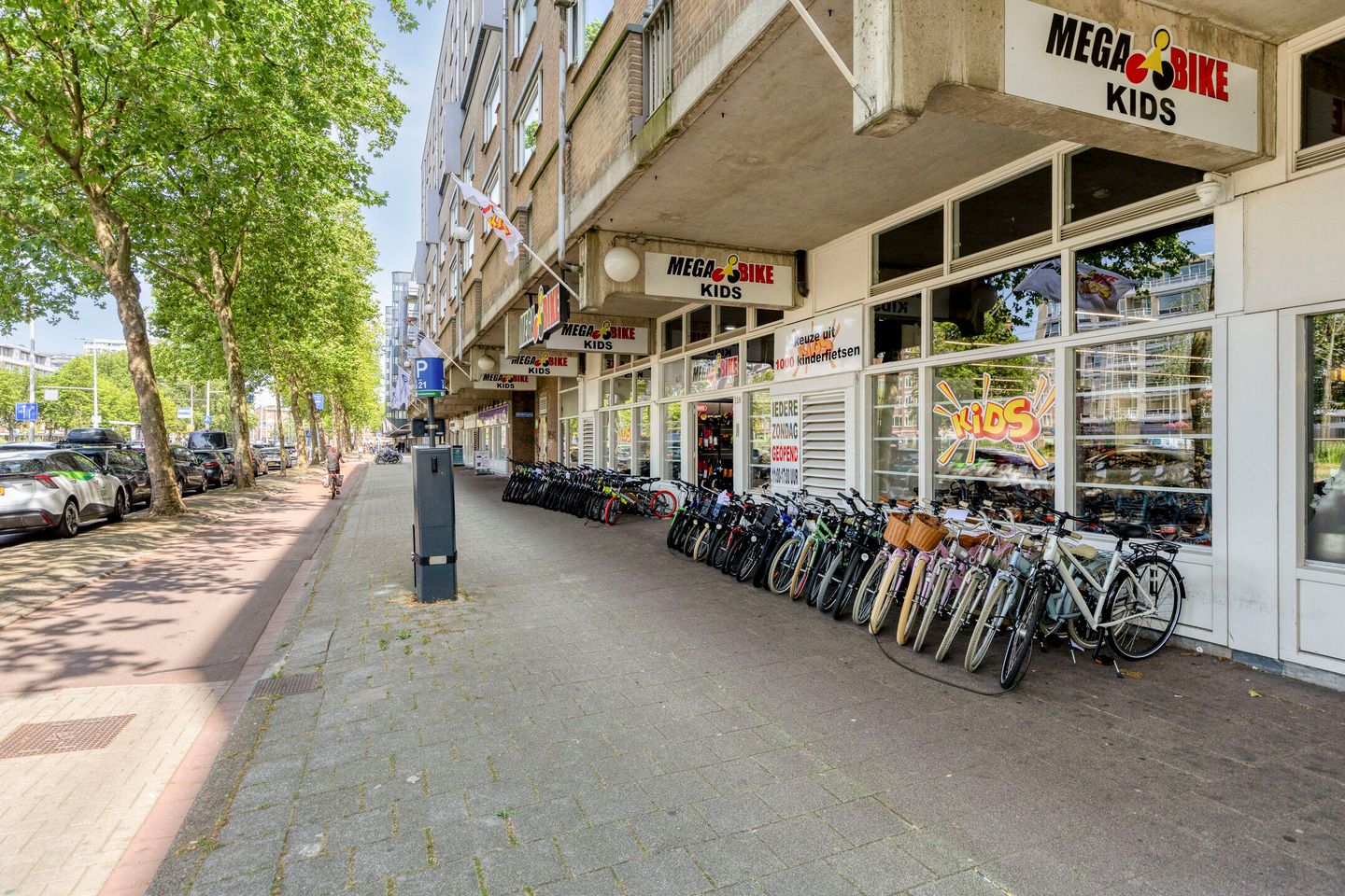 View photo 3 of Burgemeester van Walsumweg 526-528