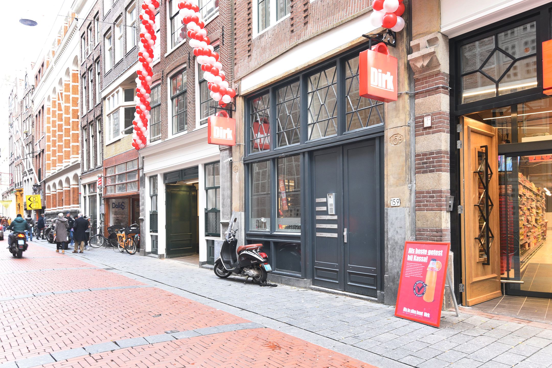 Foto 3 van Warmoesstraat 159-F