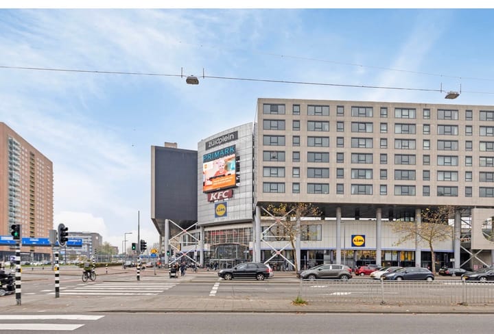 Appartement te huur: Zuidplein 688, Rotterdam