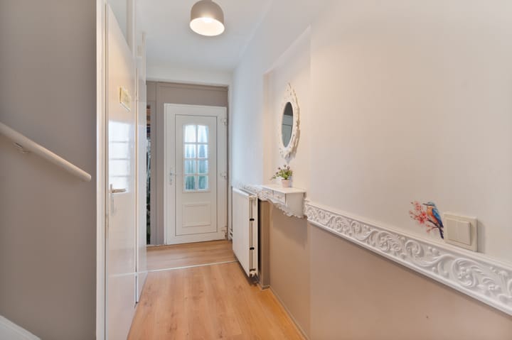 Tussenwoning te koop: Middelburgweg 34, Almere