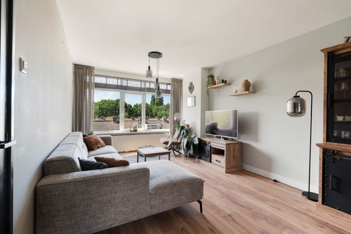 Appartement te koop: Bachstraat 476, Leiden