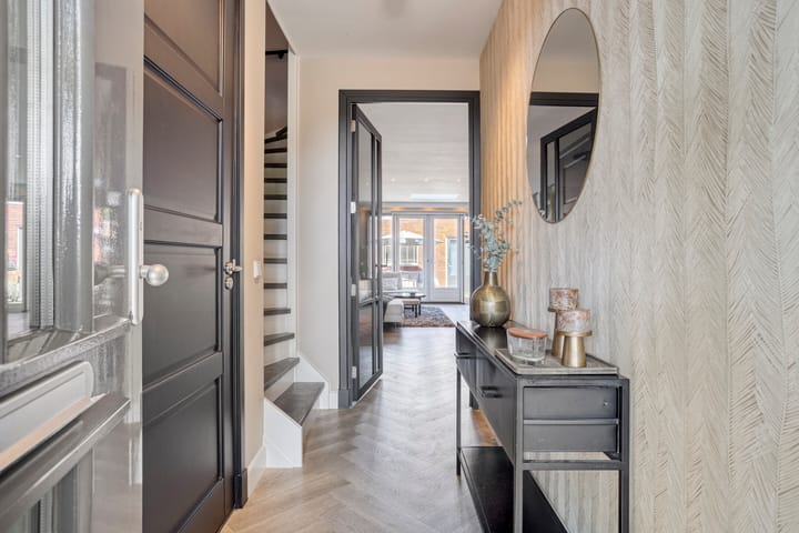 Tussenwoning te koop: Floris V-laan 11C, Waalwijk
