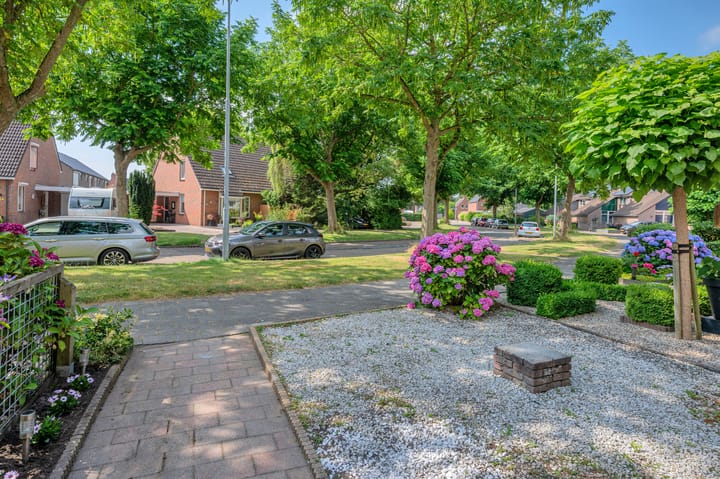 Tussenwoning te koop: Dennenweg 32, Winschoten