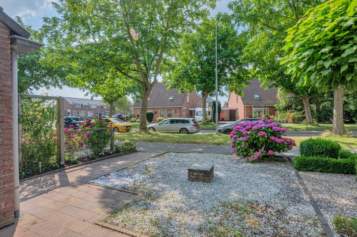 Tussenwoning te koop: Dennenweg 32, Winschoten
