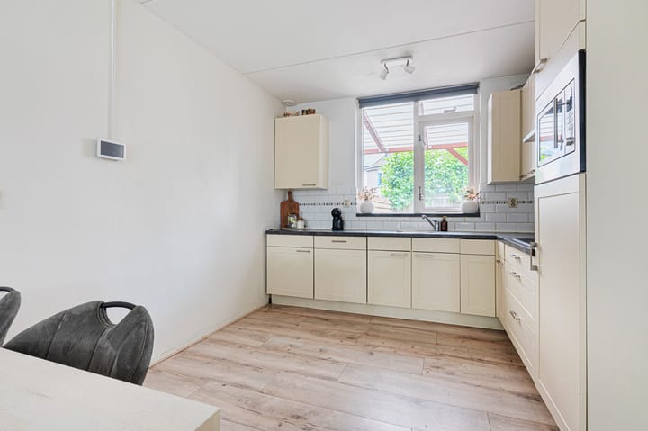 Tussenwoning te koop: Dennenweg 32, Winschoten