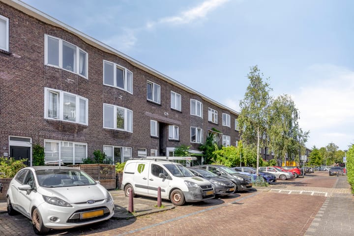 Appartement te koop: van Naeltwijckstraat 109, Voorburg