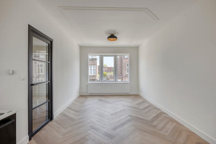 Appartement te koop: van Naeltwijckstraat 109, Voorburg