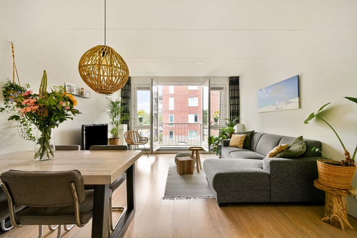 Appartement te koop: Maccabiadelaan 68, Amstelveen