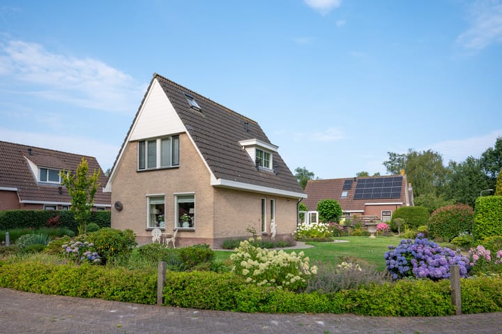 Vrijstaande woning te koop: Uthôf 7, Siegerswoude
