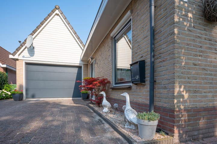Vrijstaande woning te koop: Uthôf 7, Siegerswoude