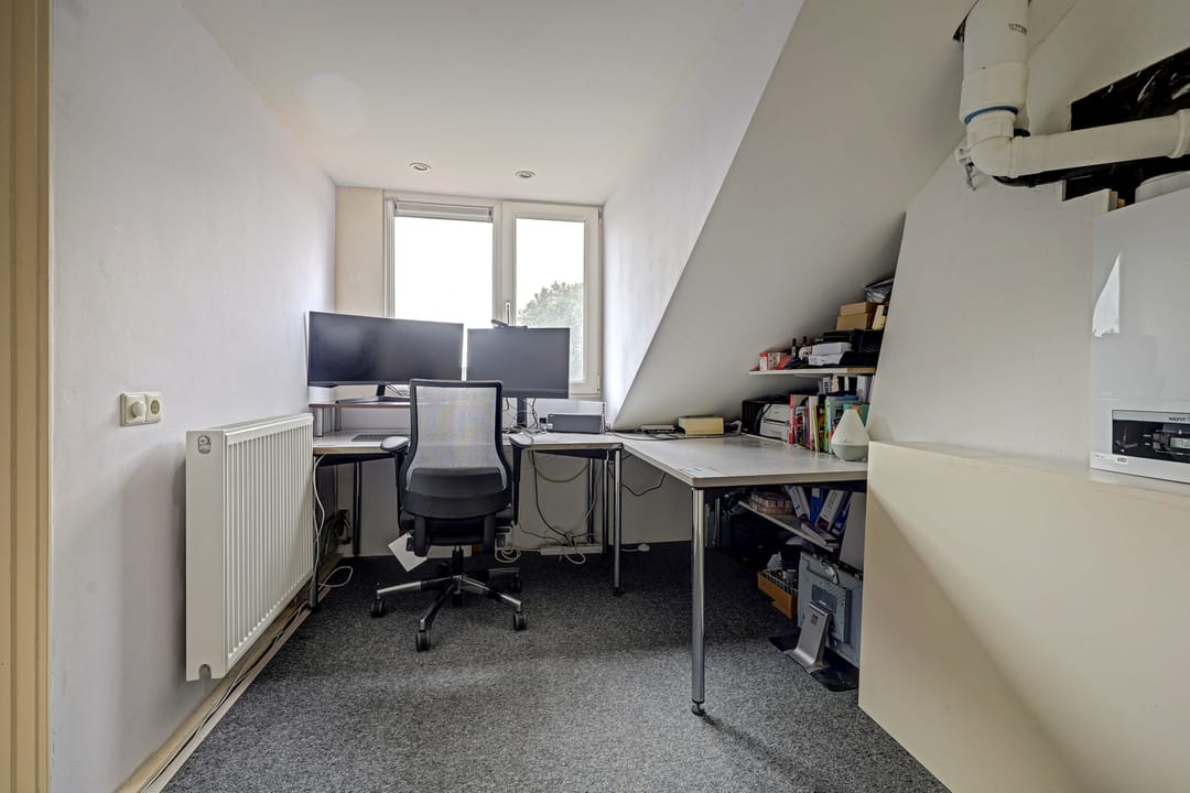 Photo 22 of Deken van Baarstraat 49