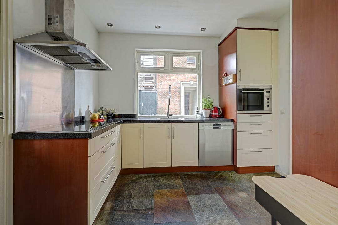 Photo 11 of Deken van Baarstraat 49