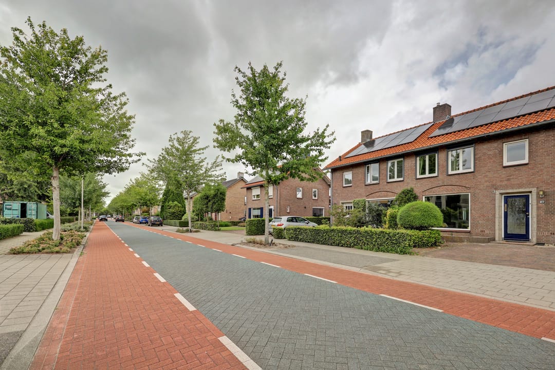 Photo 2 of Deken van Baarstraat 49