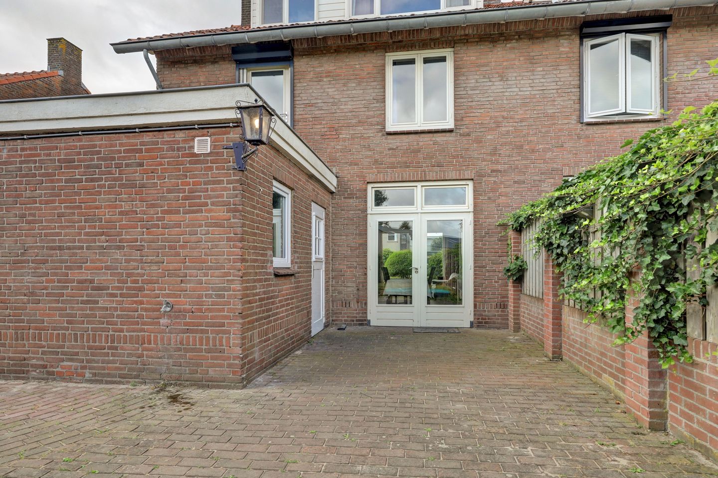 Photo 25 of Deken van Baarstraat 49