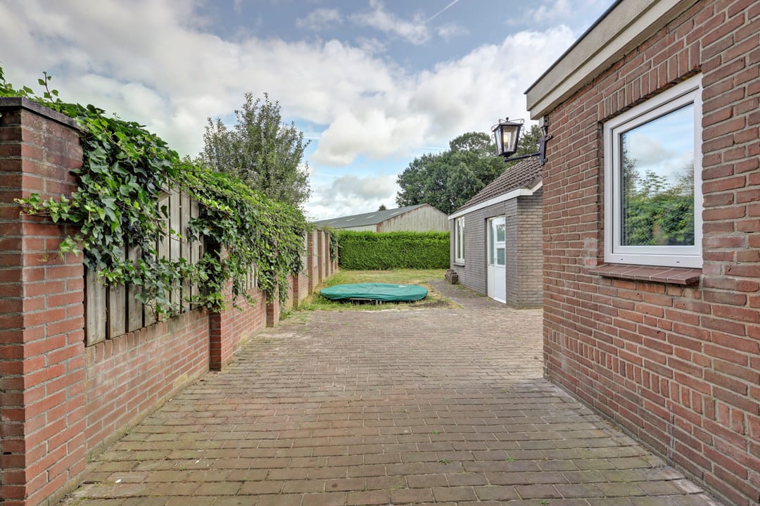 Photo 26 of Deken van Baarstraat 49