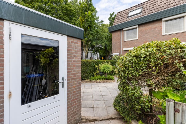 Twee-onder-één-kap te koop: Kerkstraat 40, Zwijndrecht