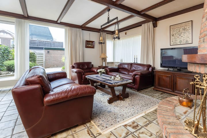 Twee-onder-één-kap te koop: Kerkstraat 40, Zwijndrecht