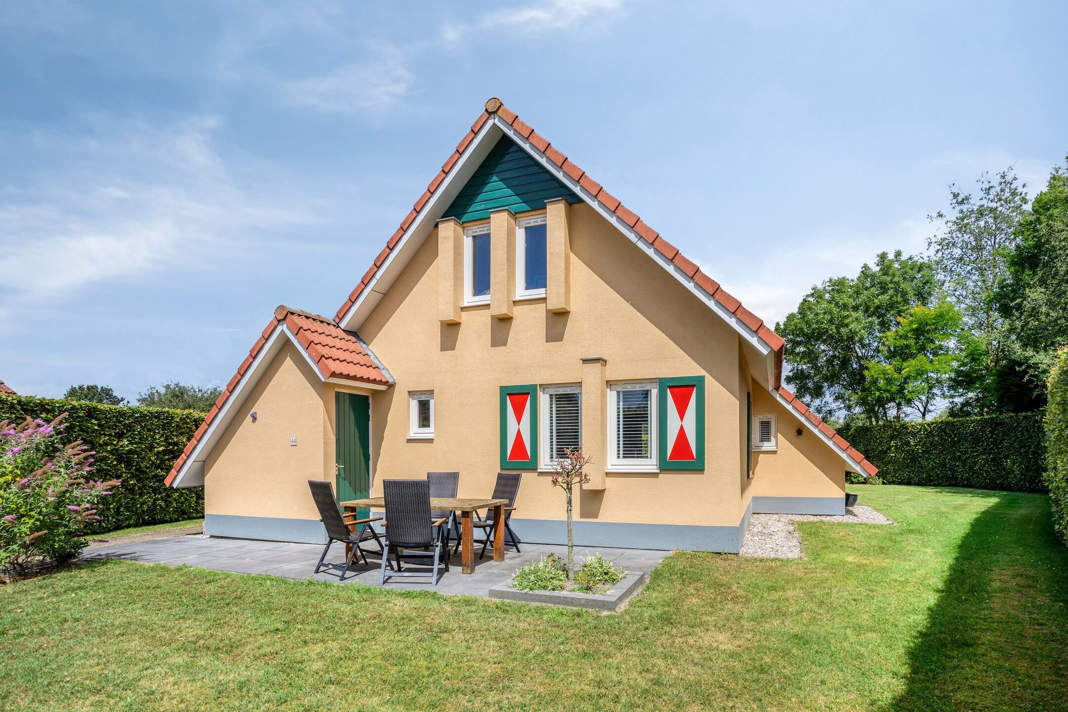2-bedroom freehold villa in Tynaarlo — photo 1 of 5