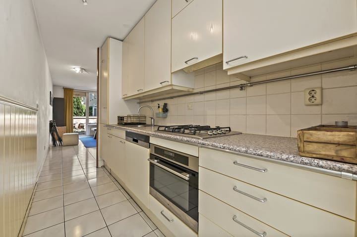 Tussenwoning te koop: Lange Lombardstraat 46, 'S-Gravenhage