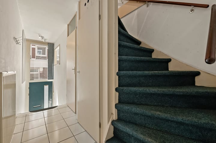 Tussenwoning te koop: Lange Lombardstraat 46, 'S-Gravenhage