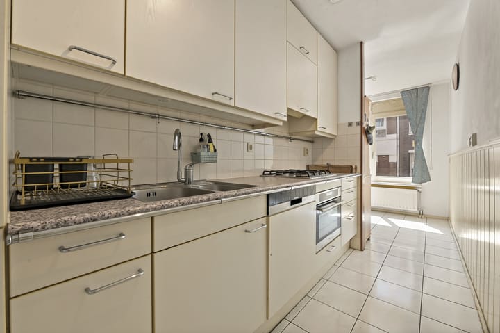 Tussenwoning te koop: Lange Lombardstraat 46, 'S-Gravenhage