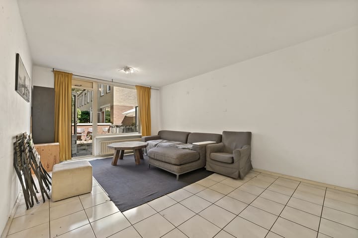 Tussenwoning te koop: Lange Lombardstraat 46, 'S-Gravenhage