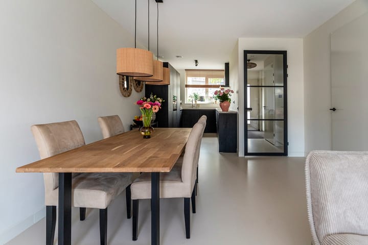 Tussenwoning te koop: Edgar du Perronstraat 31, 'S-Gravenhage