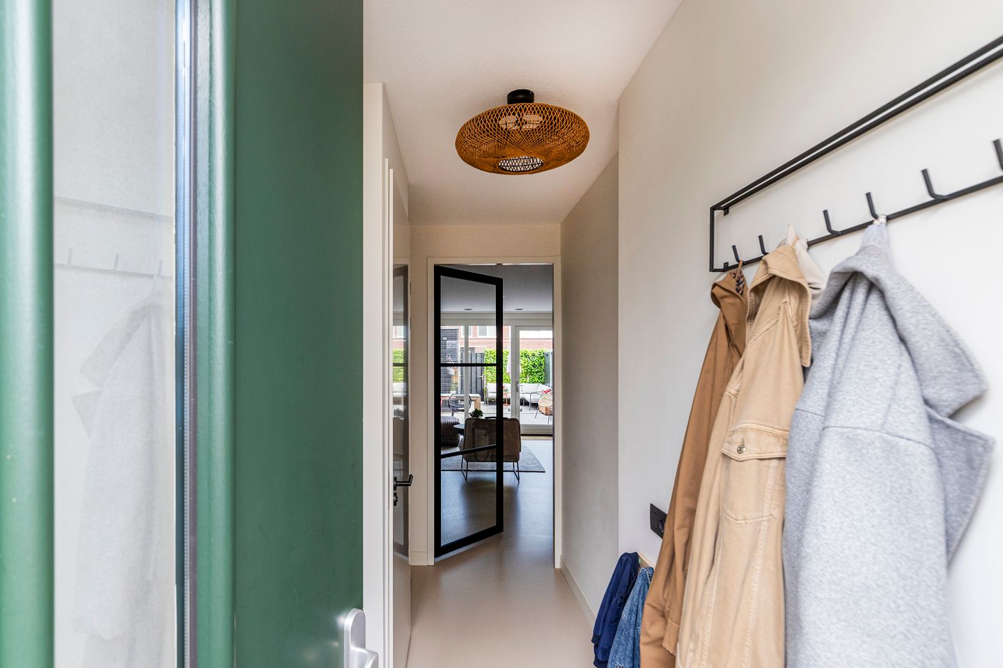 Photo 5 of Edgar du Perronstraat 31