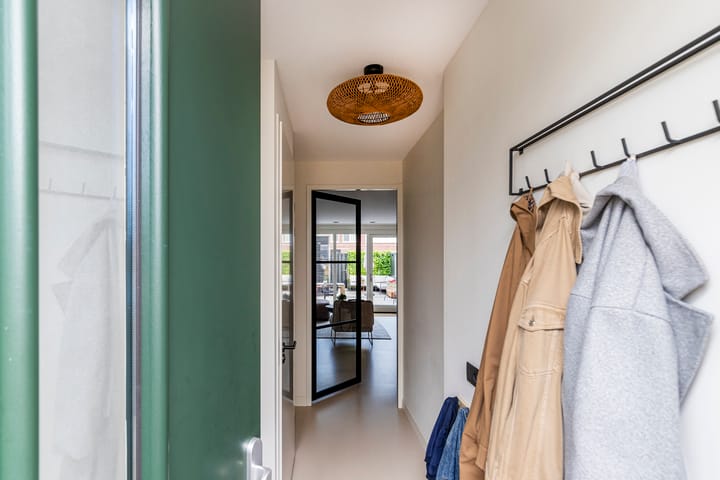 Tussenwoning te koop: Edgar du Perronstraat 31, 'S-Gravenhage