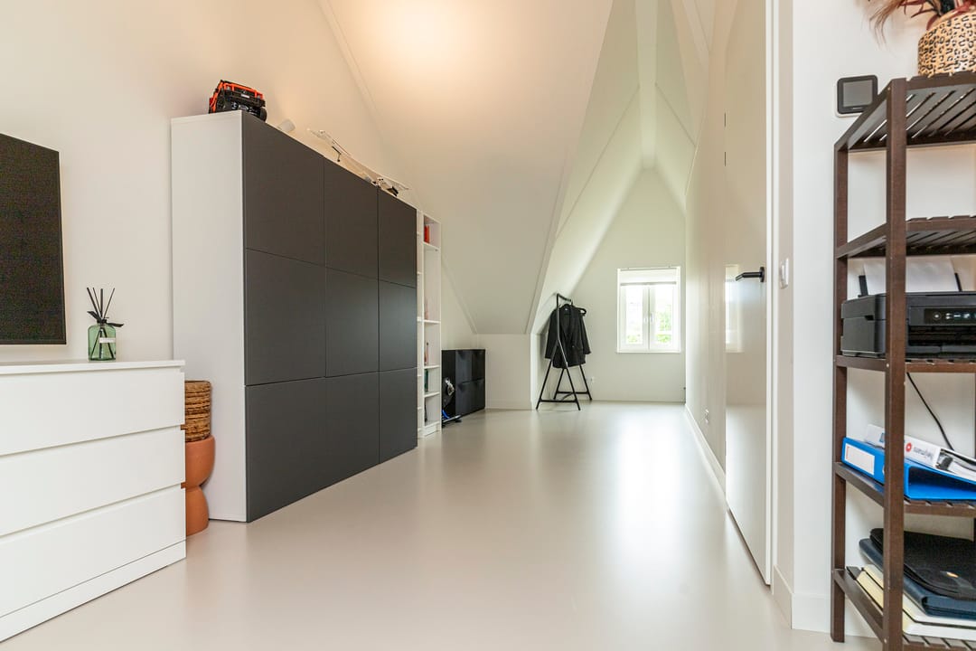 Photo 38 of Edgar du Perronstraat 31