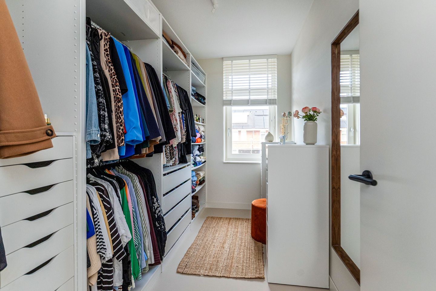 Photo 35 of Edgar du Perronstraat 31