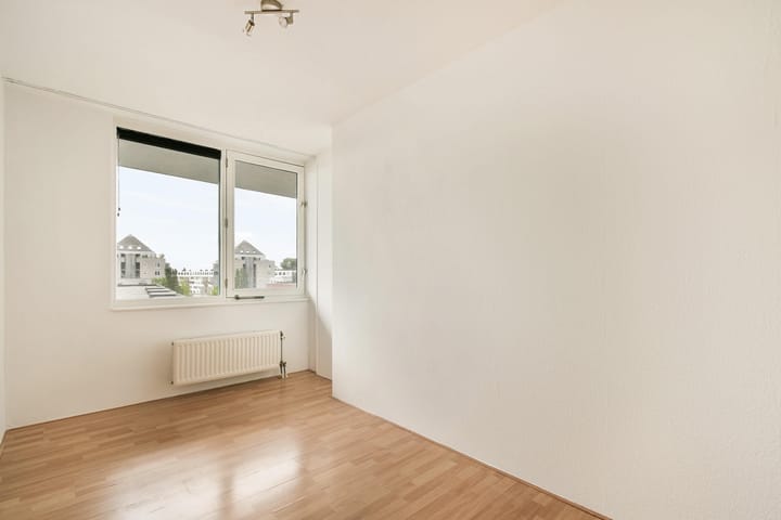 Appartement te koop: Borneolaan 217, Amsterdam