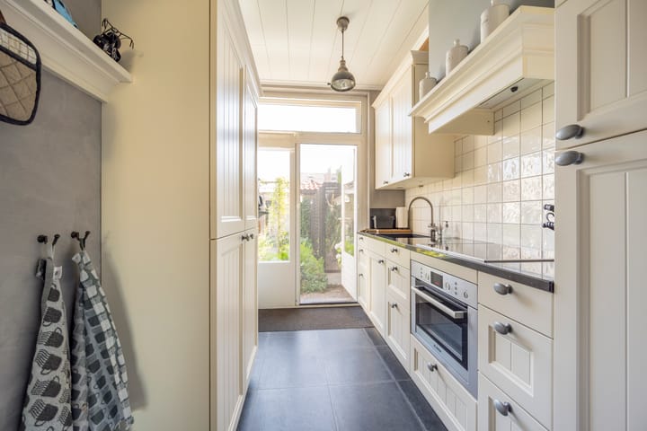 Tussenwoning te koop: Esdoornlaan 18, Nijkerk