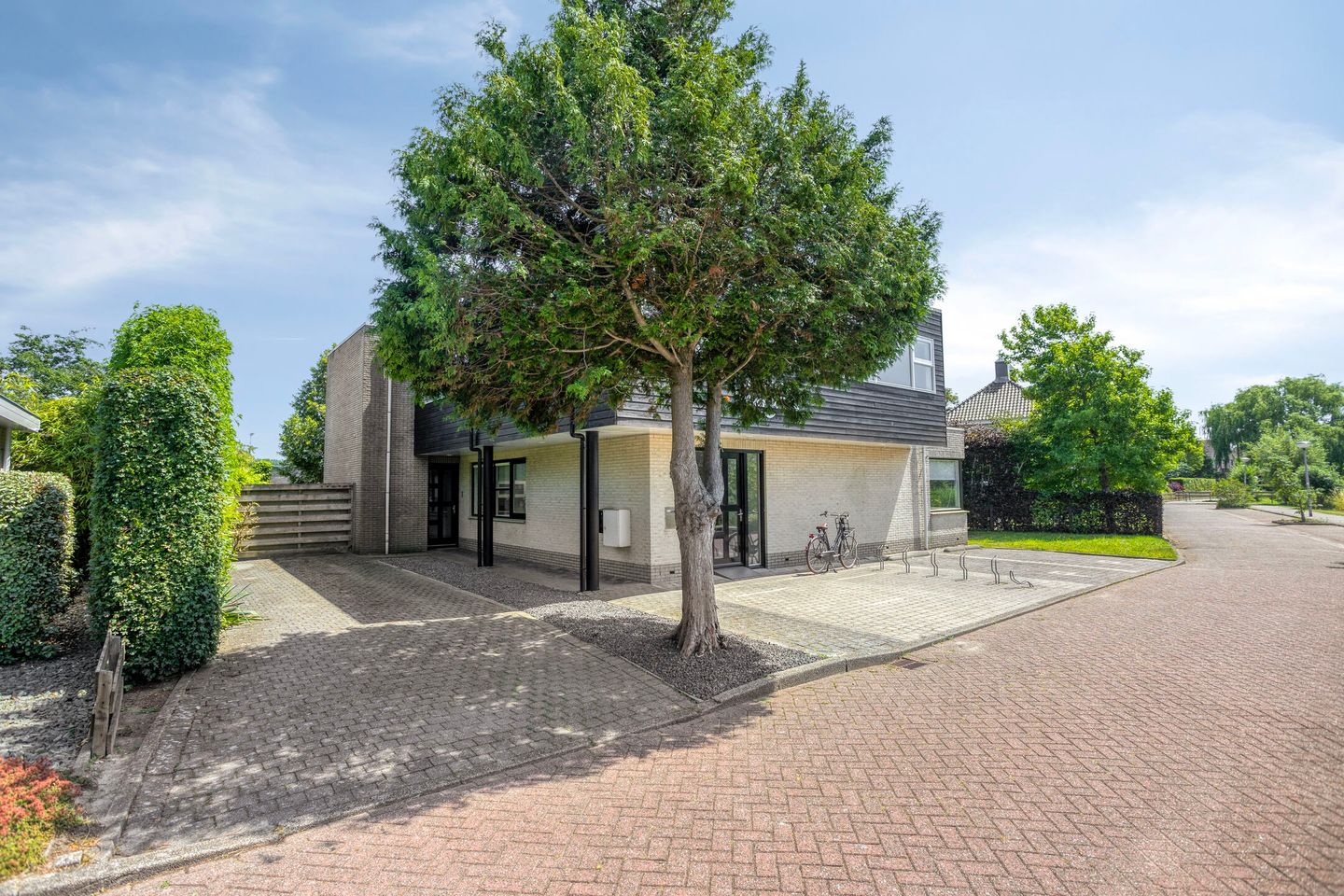 Bekijk foto 3 van Pastoor Willemsestraat 92