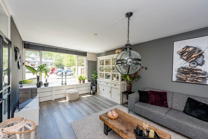 Tussenwoning te koop: Elsa Brändströmstraat 13, Haarlem