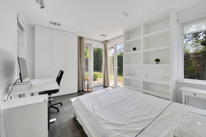 Twee-onder-één-kap te koop: Van Zuylen van Nijeveltstraat 25, Wassenaar