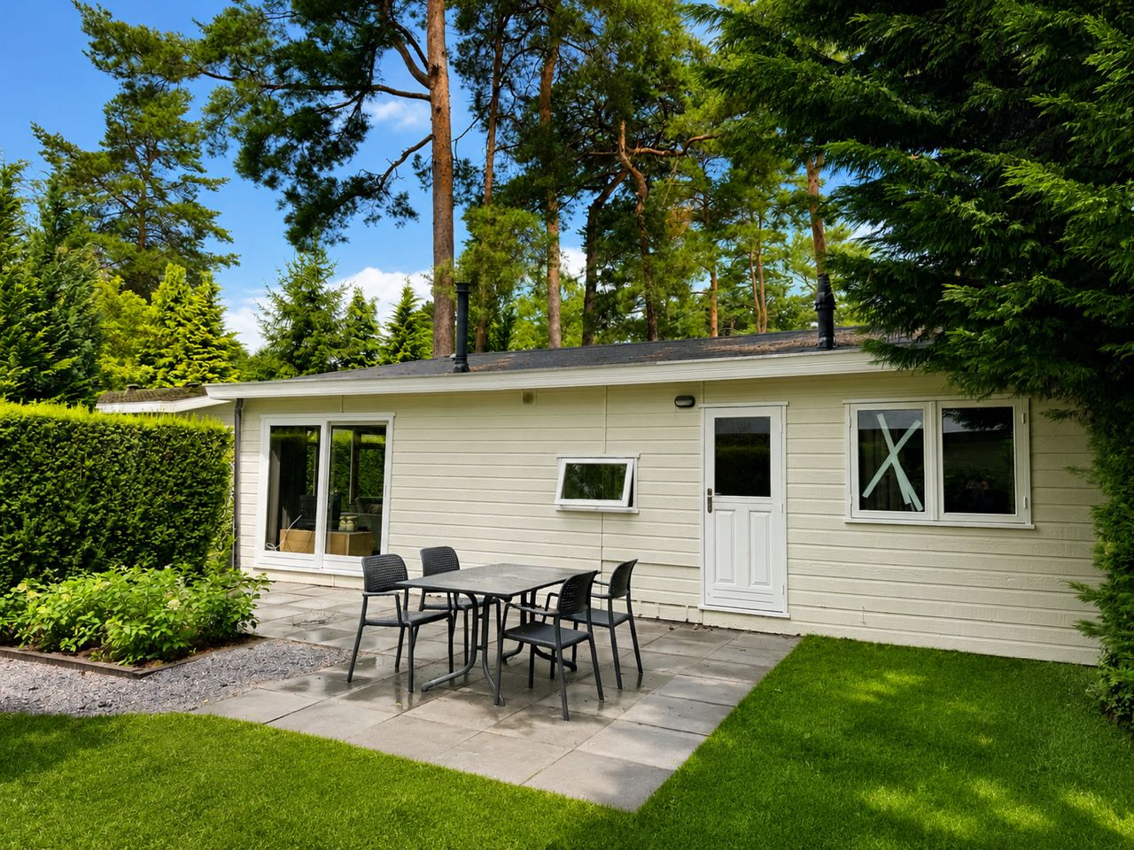 2-bedroom freehold villa in Lochem — photo 2 of 5