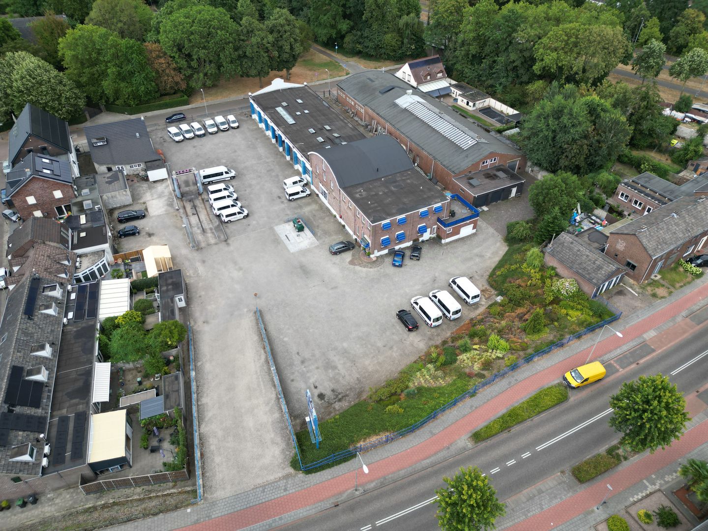 View photo 1 of Bredeweg 397