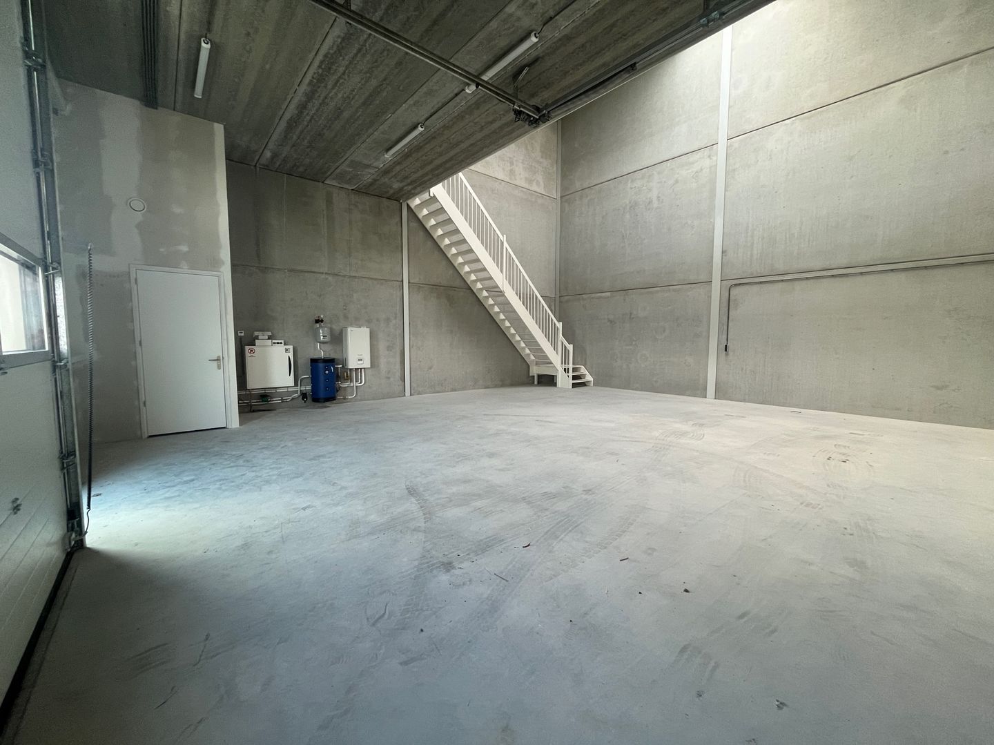 View photo 2 of Hopperweg 11-14